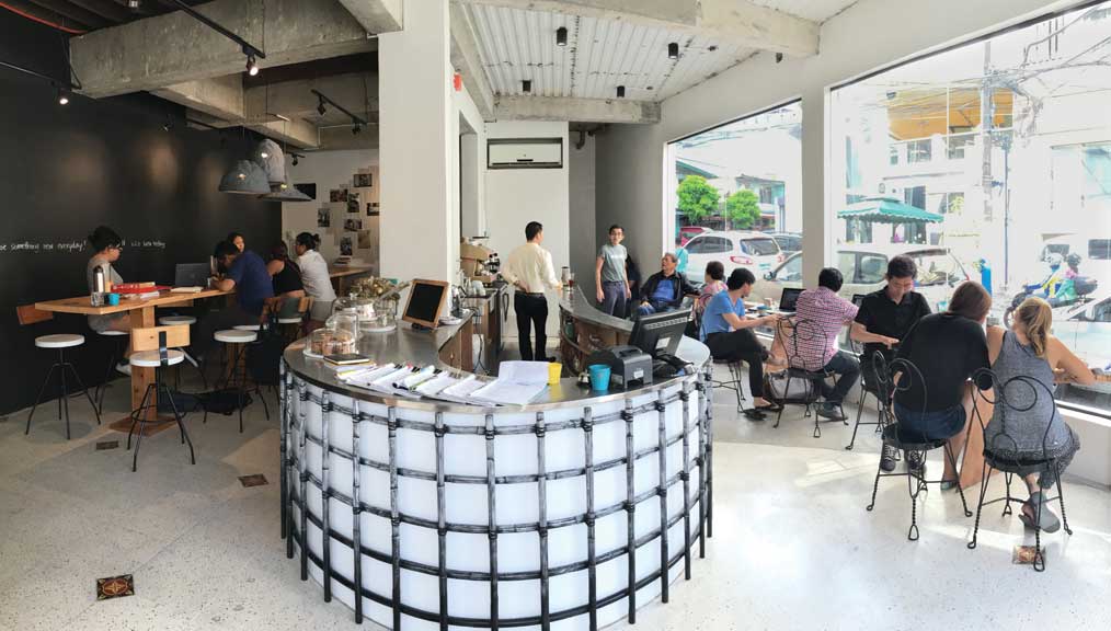 Commune café and bar